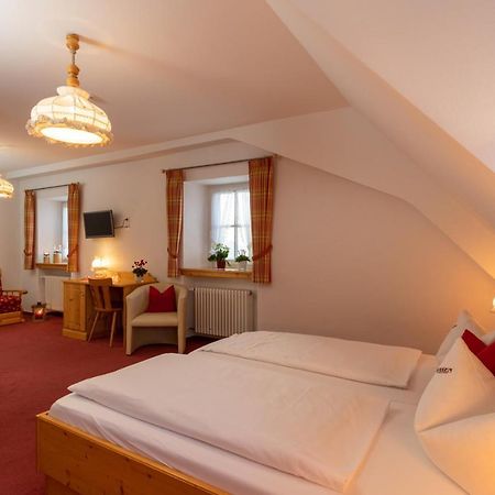 Landgasthof Baeren Kirchzarten Bagian luar foto