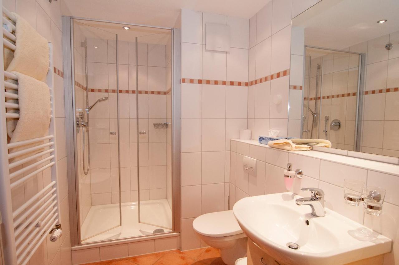 Landgasthof Baeren Kirchzarten Bagian luar foto